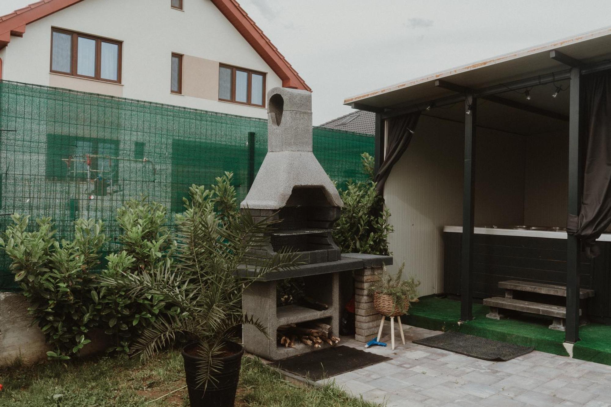 Casa Abiiani Hotel Oradea Exterior photo