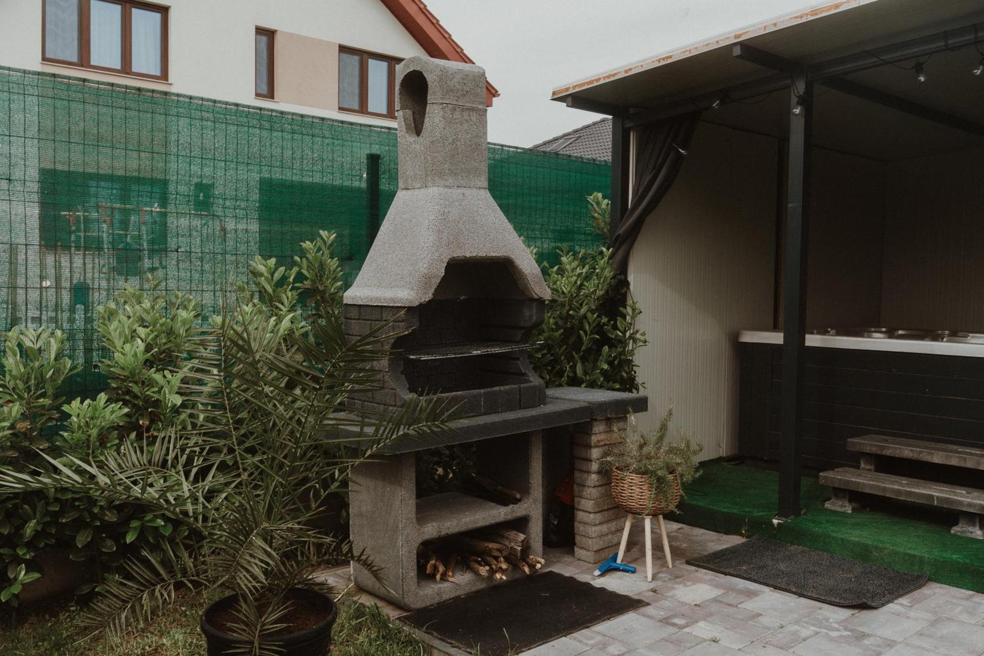 Casa Abiiani Hotel Oradea Exterior photo