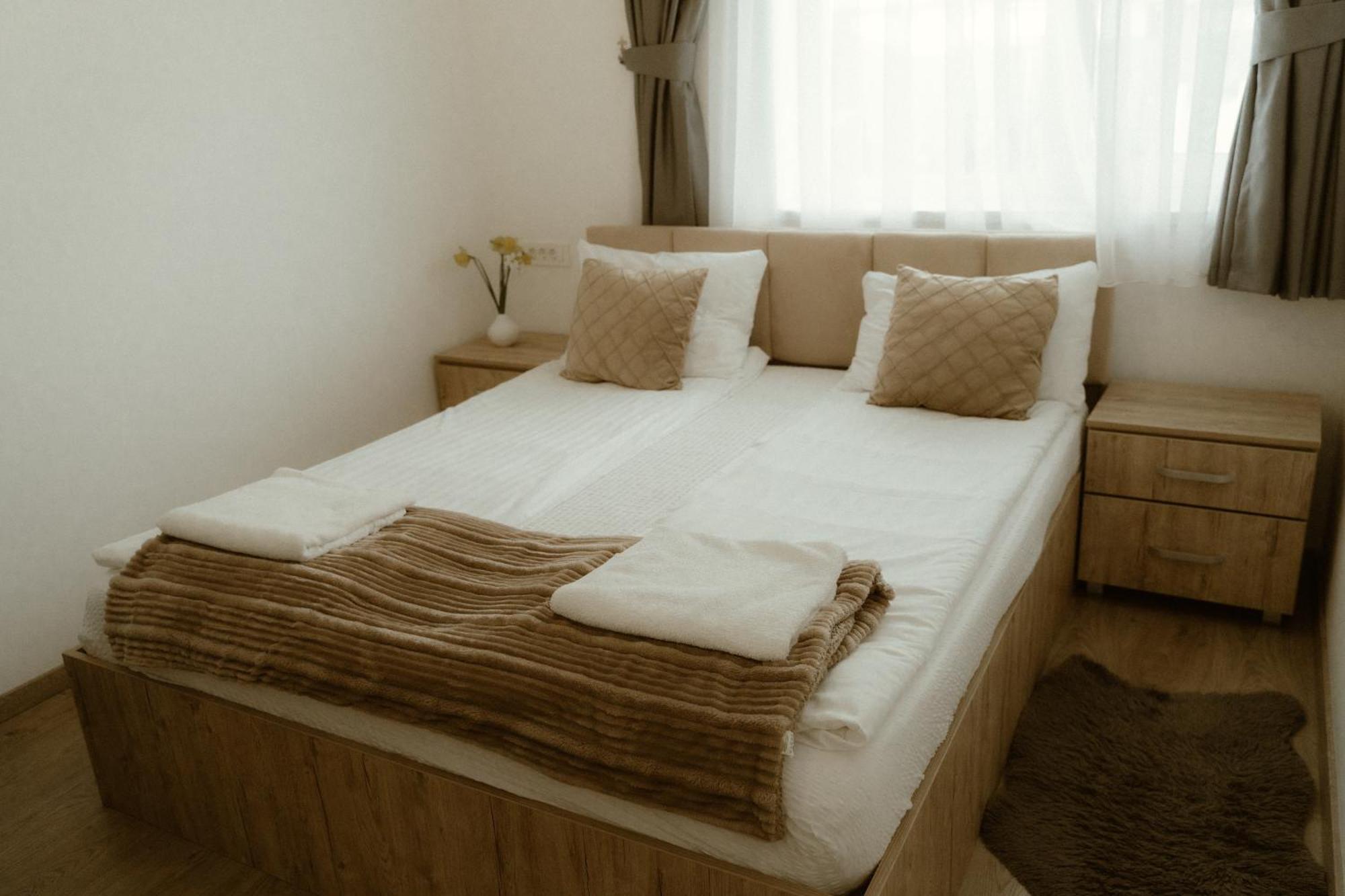 Casa Abiiani Hotel Oradea Exterior photo