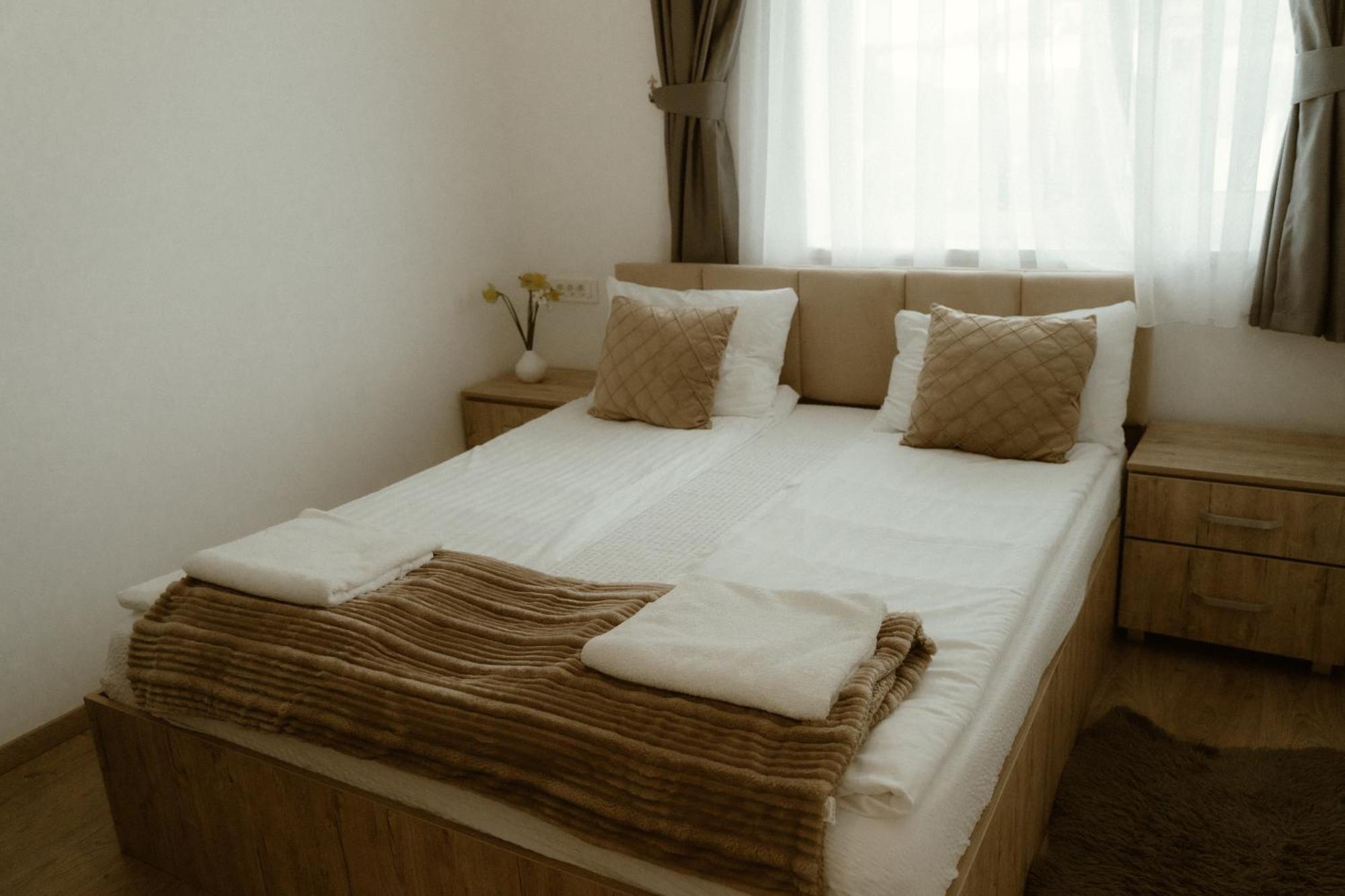Casa Abiiani Hotel Oradea Exterior photo