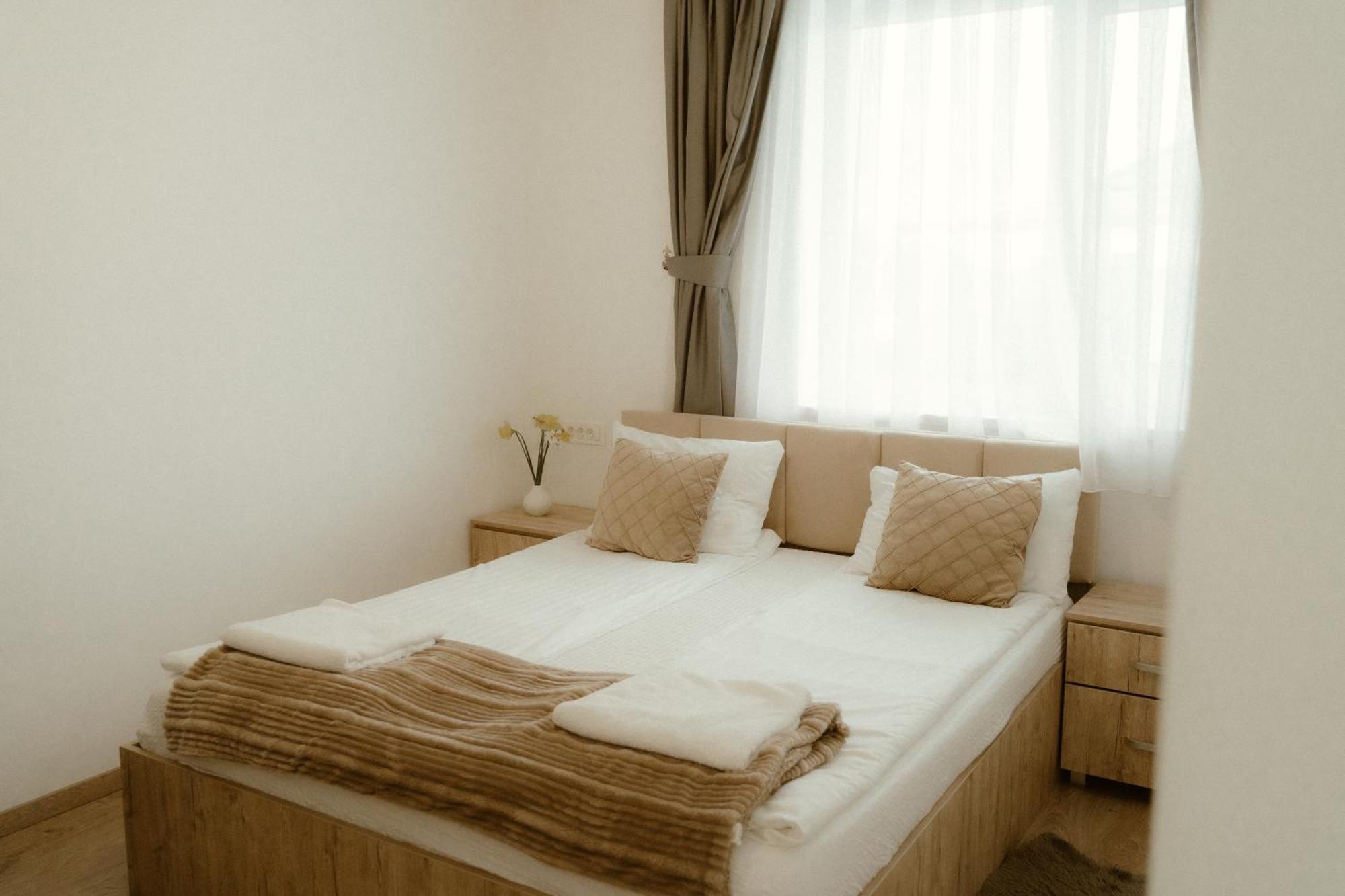 Casa Abiiani Hotel Oradea Exterior photo